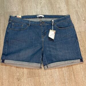 LEVIS 542 DENIM SHORTS SIZE 24(Short)